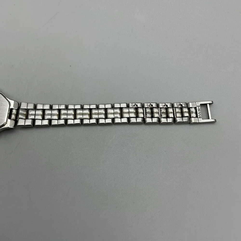 Vintage Seiko Womens Watch 17mm Oval Two Tone Band 1F20-5B2 New Battery 6.75